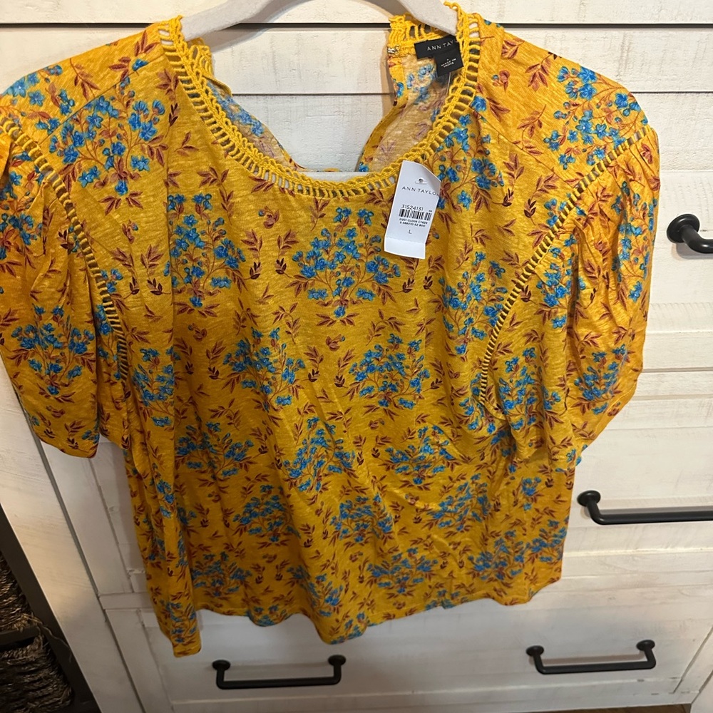 Loft short sleeve blouse